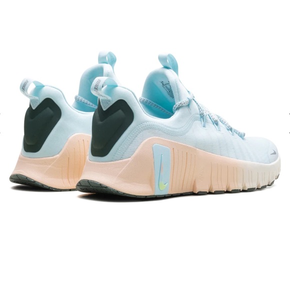 Nike Free Metcon 6 Sz 9
Glacier Blue Washed Coral Vintage Green Metallic Silver - Picture 2 of 8